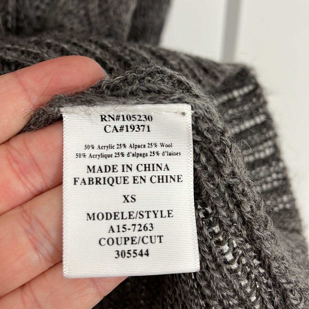 Joie XS Gray Lightweight Long Sleeve Open Weave Knit V-Neck Oversize Sweater - Picture 5 of 9